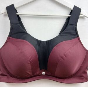Livi Active Two-Tone Sports Bra in Maroon and Charcoal